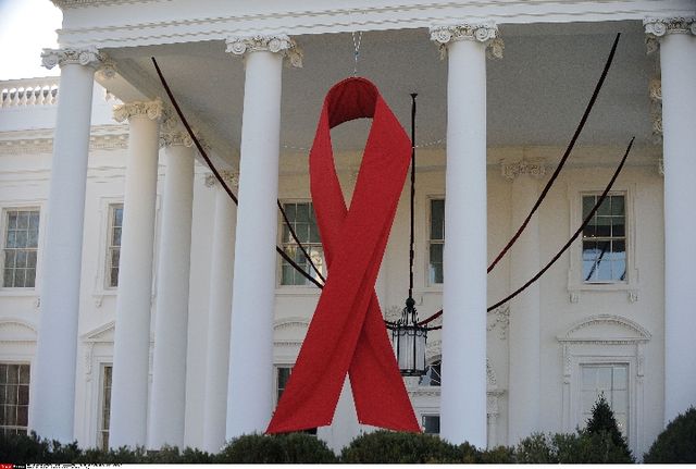 美国十年终结艾滋病流行愿景挑战重重