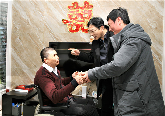 新年探访残疾亲戚,刘长城表心声:愿你打开自