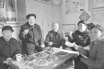 济南有位102岁老人:一气儿能走3里路,一顿吃一碗水饺