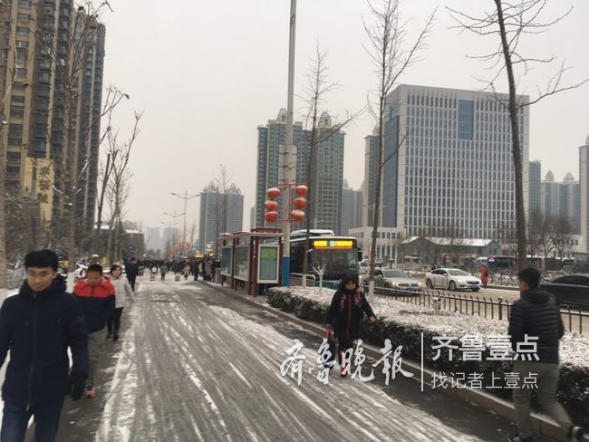 济南市区的雪已下3.6毫米，已发140枚火箭弹