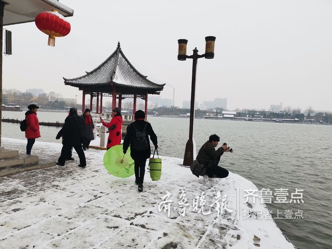 泉城初雪下在“情人节”，快许下美好的心愿！