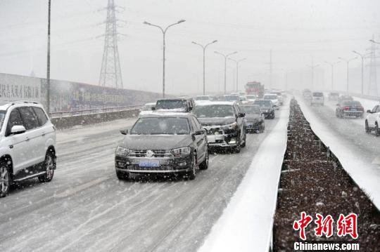 吉林迎来春节后首场降雪 缓解“贫雪”现状