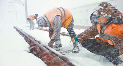 人民日报：雪不停 人不歇 济南铁路部门积极应对降雪确保旅客出行