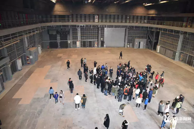获CCTV、人民日报、外交部发言人盛赞!揭秘《流浪地球》拍摄故事 小编带你探访东方影都