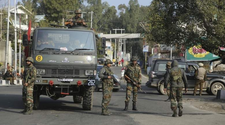 刚发生自杀式袭击 又有4名印度士兵与恐怖分子交火身亡