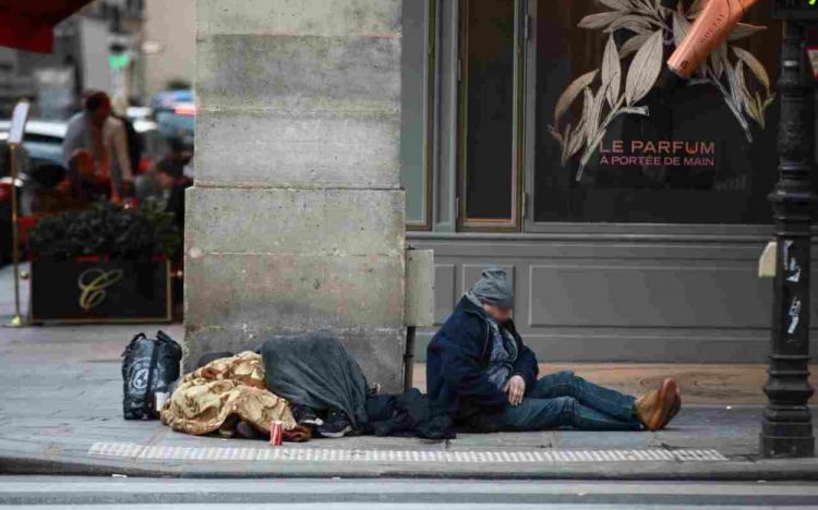 法国无家可归者大幅增加 仅巴黎就有近4千人