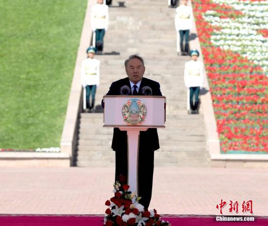 哈萨克斯坦总统签署命令解散本届政府
