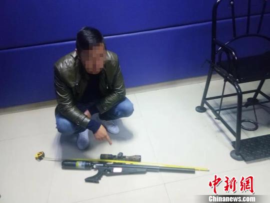 四川泸县警方破获一起跨省重大网络制贩枪支弹药案