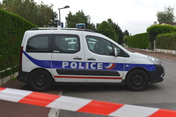 法国警方捣毁一跨国贩毒网 缴获1.5吨大麻