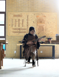 青岛：95后女孩从小爱干“木匠”活儿 把木艺玩进大学当老师 