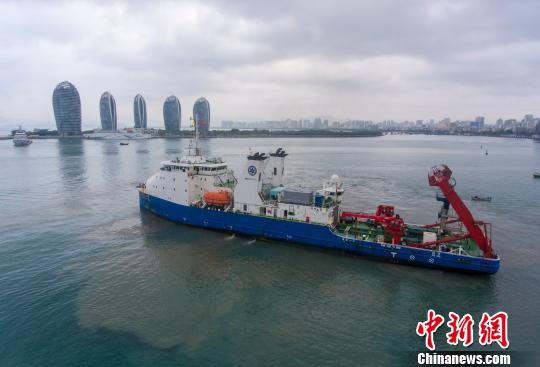 “深海勇士”返航三亚 创中国载人深潜多项纪录