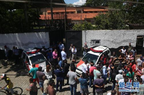 巴西圣保罗州发生校园枪击案 致10人死至少17人伤