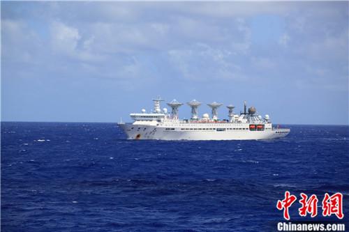 国际航海日：两艘远望号船太平洋美丽“邂逅”