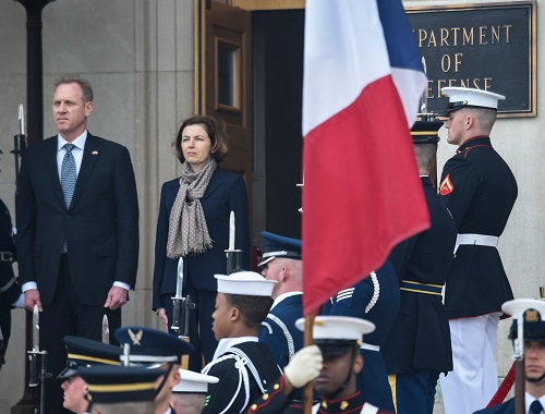 法国防长质疑美对北约承诺“持久性”：欧洲需防务“自治”