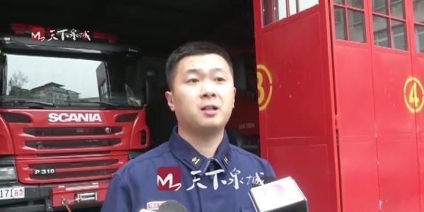 榨汁机“生吞”2岁儿童手 消防队员和医务人员“会诊”救援