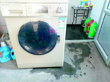 小鸭洗衣机修了十多次还是漏水？厂家：洗衣粉放多了