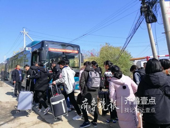 为方便历城一中上下学，济南公交开通6条定制公交