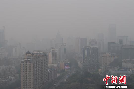 云南多地PM2.5爆表 官方：周边国家部分地区春种烧荒所致