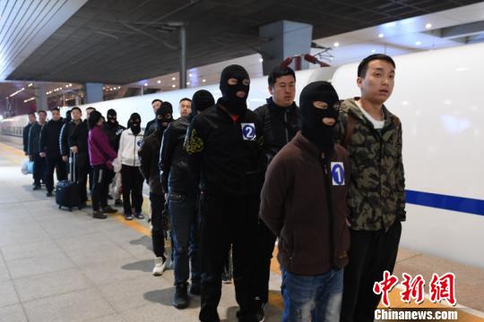 山西忻州警方辗转千里破获电信诈骗案 13名嫌疑人被刑拘