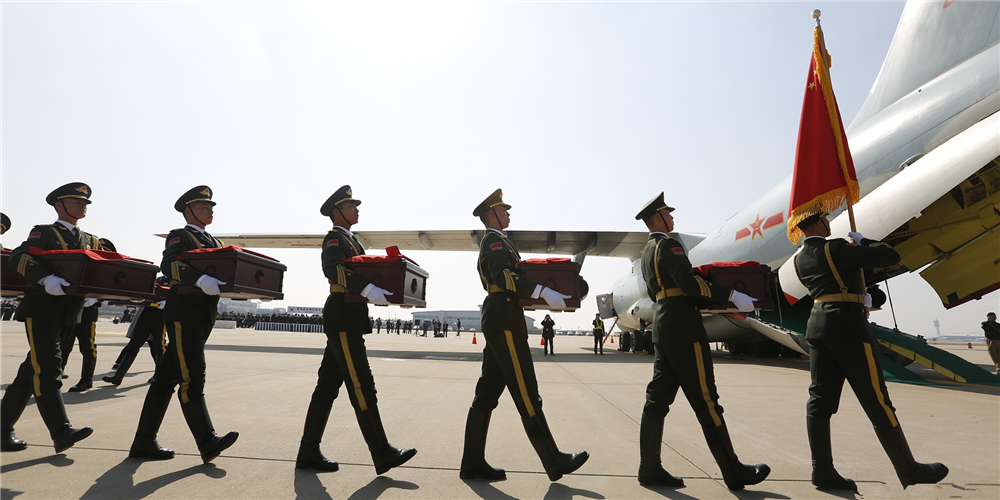 英雄回家！第六批在韩志愿军烈士遗骸交接仪式举行