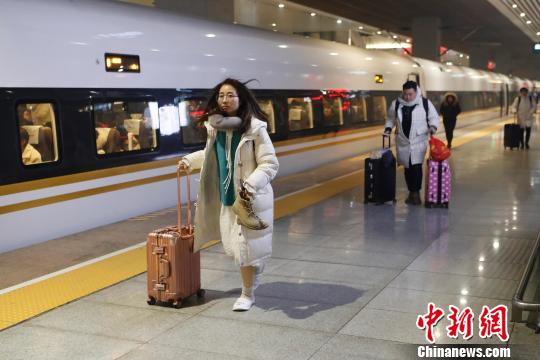 清明小长假铁路上海站增开列车117对 预计发送旅客164万人