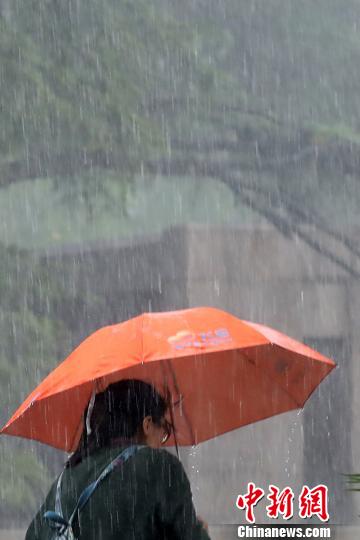 雷雨狂风“组团”锁定江浙沪 “包邮区”变暴雨区