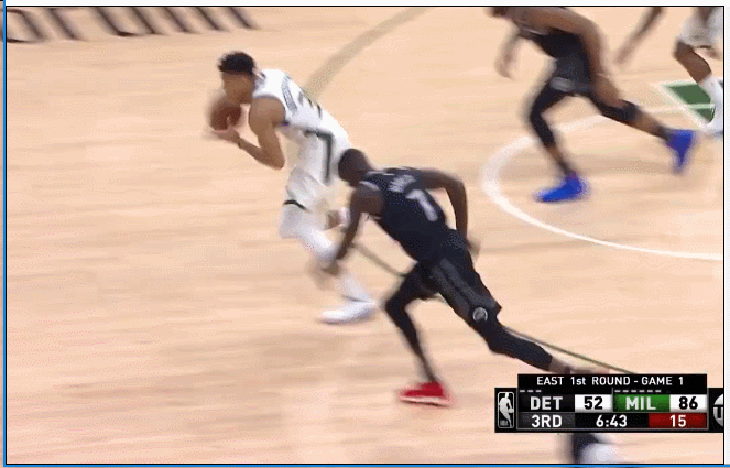 nba季后赛首轮:火箭主场赢首胜 字母哥上演飞天暴扣