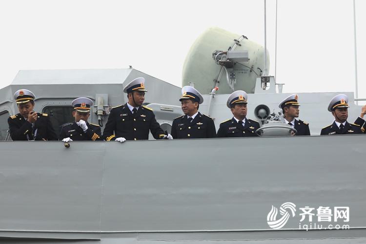 辽宁舰 第一艘核潜艇…盘点人民海军与青岛十