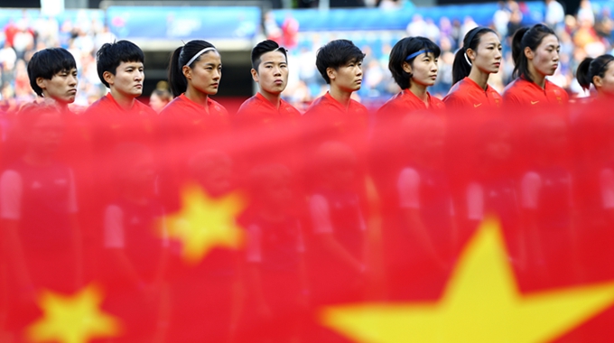中国女足挺进世界杯16强 贾秀全泪洒球场