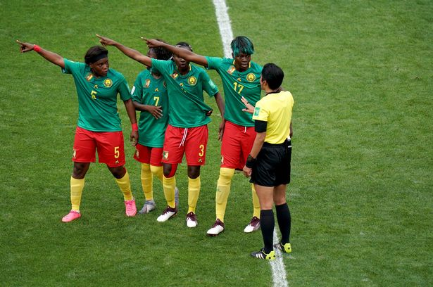 FIFA调查喀麦隆女足 吐对手口水+罢赛+推中国裁判
