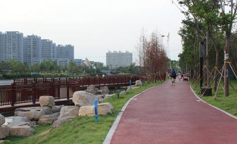 聊城城区二干渠“翠堤”公园完工并对外开放