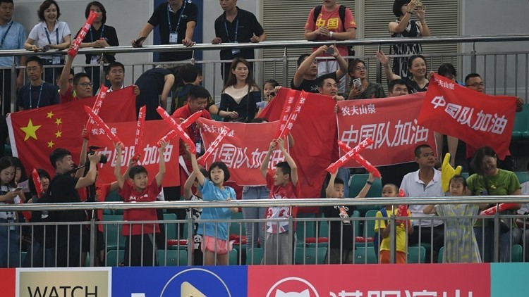 游泳世界杯济南站盛大开幕 粉丝助威中国队加油