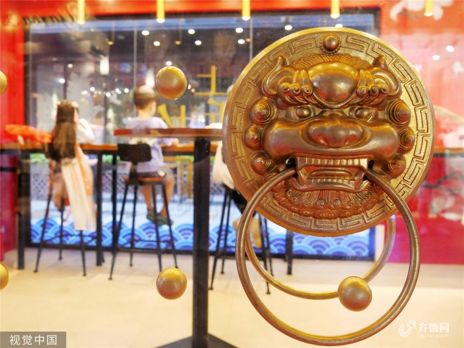 故宫又双叒叕上新啦！首家故宫主题麦当劳快闪店迎客_热点新闻_图片频道_齐鲁网