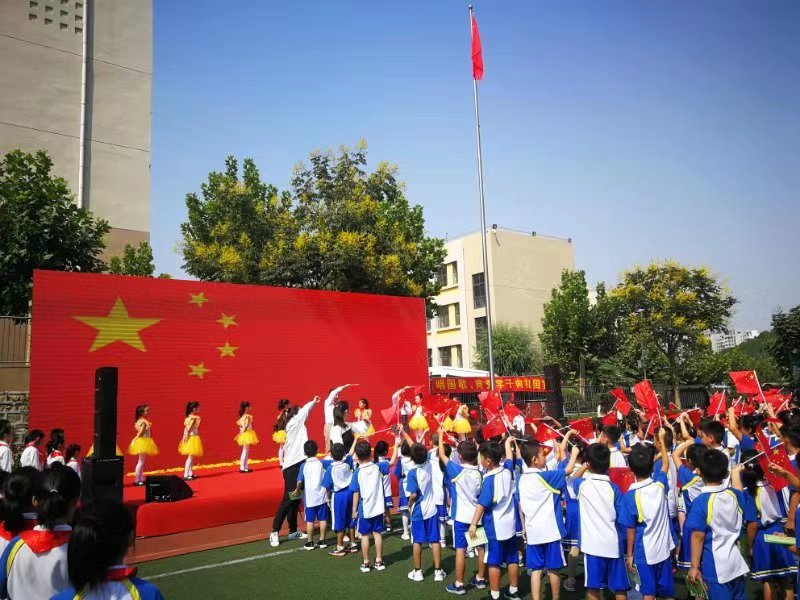 2020年济南育秀中学_喜报绿茵场上,放飞梦想——济南育秀中学小学部足