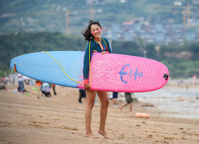 14岁练皮划艇18岁参军 青岛逐浪女孩拿下两个亚洲冠军