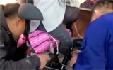 别大意！坐电动车后座，淄博4岁女童脚被卡，带孩子要注意这些事