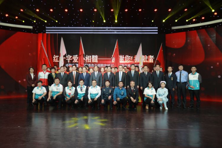 2051666f4fa71872d353d122e405104e.jpg 图九1_meitu_15.jpg