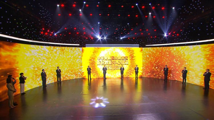 d235c77b8424b3481c51accf1fe33821.jpg 01_meitu_14.jpg