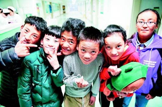 8名西藏先心病少年来淄接受免费心脏封堵手术