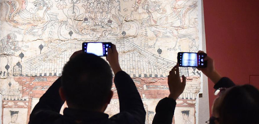 北朝墓葬壁画首次集中亮相 一展1500年前“壁上乾坤”