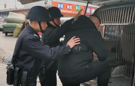 出击！兰山法院“暖心冬日”集中行动拘传25人