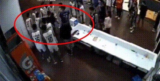 网曝天津篮球青年队破坏场地设备 主教练带领球员殴打工作人员