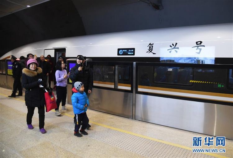 （新华全媒头条·图文互动）（4）百年跨越，逐梦京张——写在京张高铁开通暨中国高铁突破3.5万公里之际