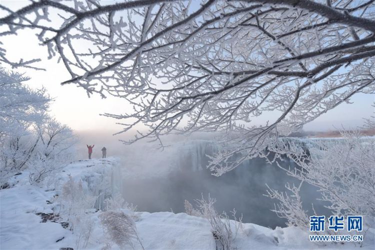 #（新华视界）（1）黑龙江牡丹江：镜泊湖现雾凇景观