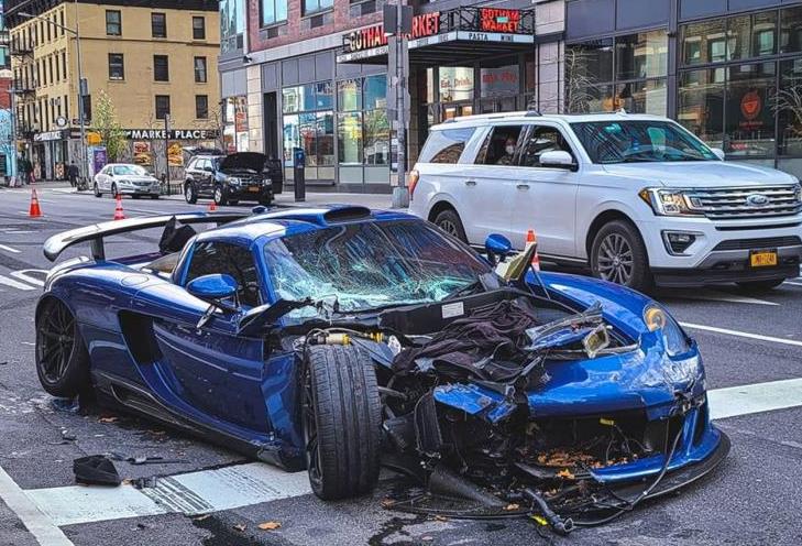 全球25台 保时捷Carrera GT改装车撞毁