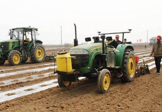 “田保姆”助力种植业提质增效 利津土地托管推动适度规模经营