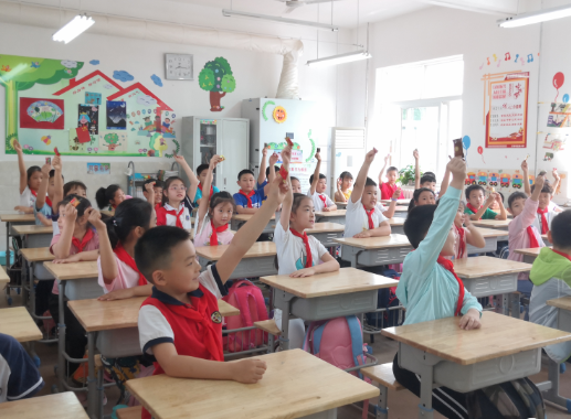 家长、老师齐上阵，济南市玉函小学低年级复学复课啦！