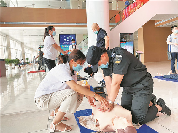 淄博市民中心配备“救命神器”AED