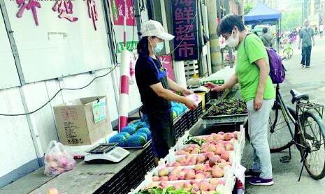 潍坊：今年油桃、毛桃比去年同期便宜三分之一