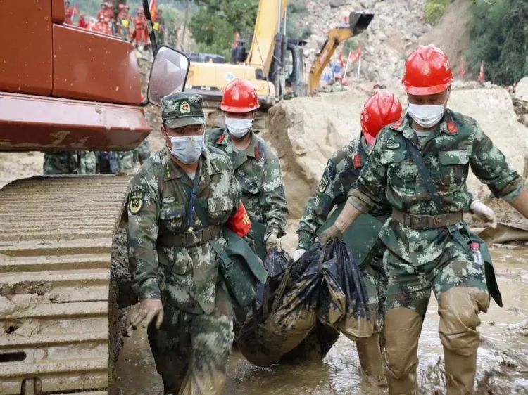 九八抗洪的武警水电部队,今天的央企中国安能再上前线